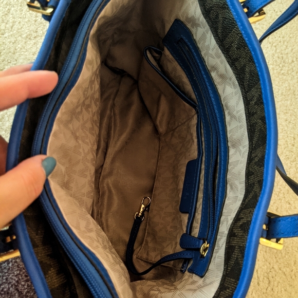 Large Michael Kors Leather Tote - Picture 3 of 5